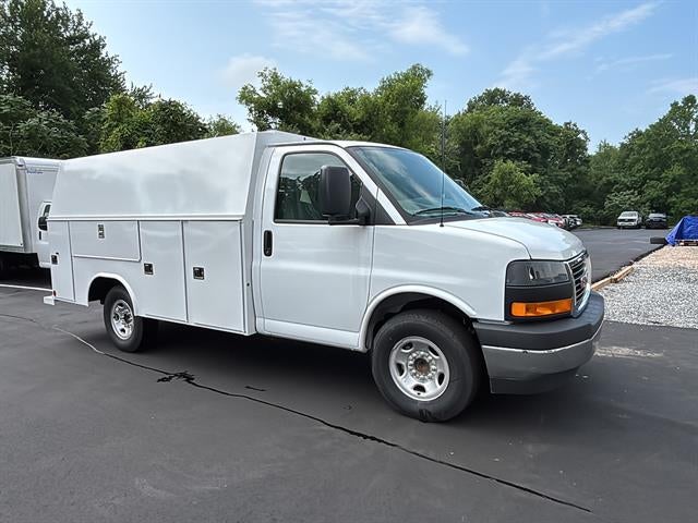 2026 GMC Savana Cutaway 3500 1WT