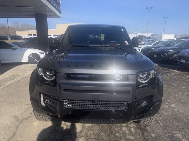 2024 Land Rover Defender 110 P400 X-Dynamic SE