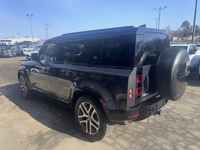 2024 Land Rover Defender 110 P400 X-Dynamic SE