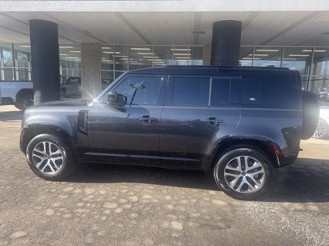 2024 Land Rover Defender 110 P400 X-Dynamic SE