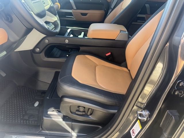 2024 Land Rover Defender 110 P400 X-Dynamic SE