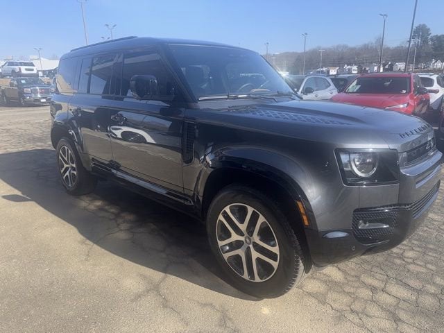 2024 Land Rover Defender 110 P400 X-Dynamic SE