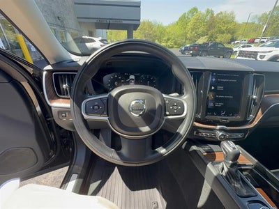2021 Volvo XC60 T5 Momentum