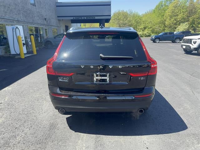 2021 Volvo XC60 T5 Momentum