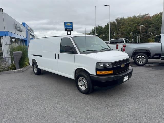 2025 Chevrolet Express Cargo WT