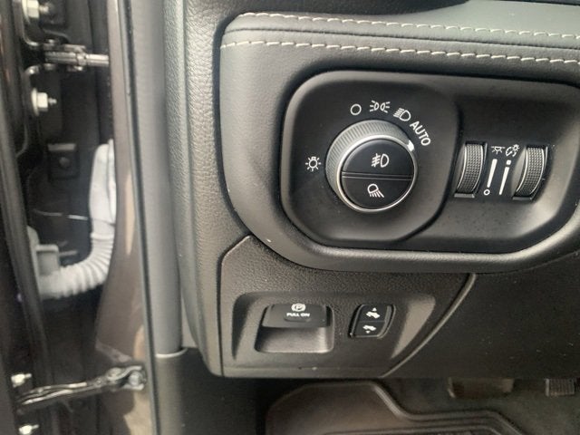 2021 RAM 1500 Limited Crew Cab 4x4 5'7" Box