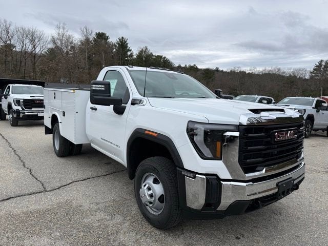 2026 GMC Sierra 3500 HD Chassis Cab Pro