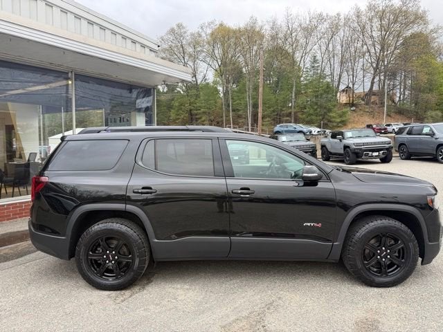 2023 GMC Acadia AT4