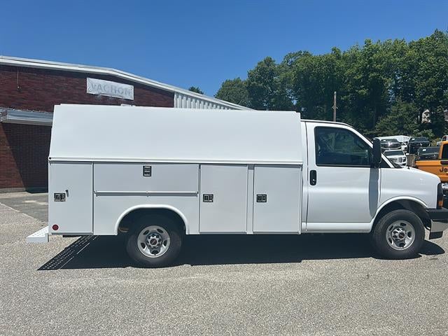 2026 GMC Savana Cutaway 3500 1WT