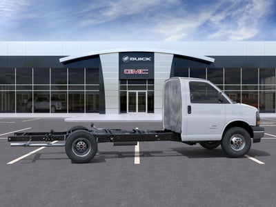 2026 GMC Savana Cutaway 3500 1WT