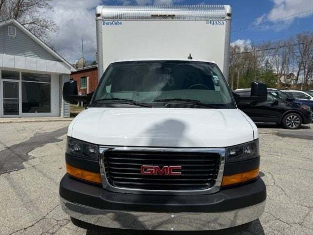 2026 GMC Savana Cutaway 3500 1WT